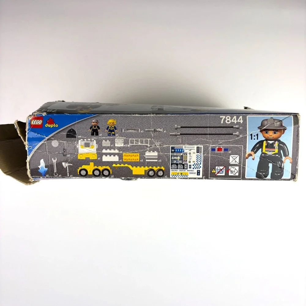 VTG‎ Lego Duplo 7844 Airport Rescue Truck Box Minifigures Partial Manual *READ